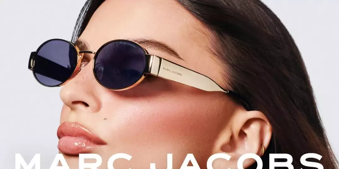 Η Marc Jacobs παρουσιάζει τη νέα συλλογή γυαλιών για τη σεζόν Άνοιξη/Καλοκαίρι 2025