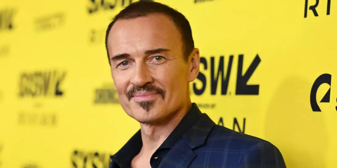 H πρώην σύζυγός του Julian McMahon, σπάει τη σιωπή της μετά τον θάνατό του - H έκκληση στους θαυμαστές του