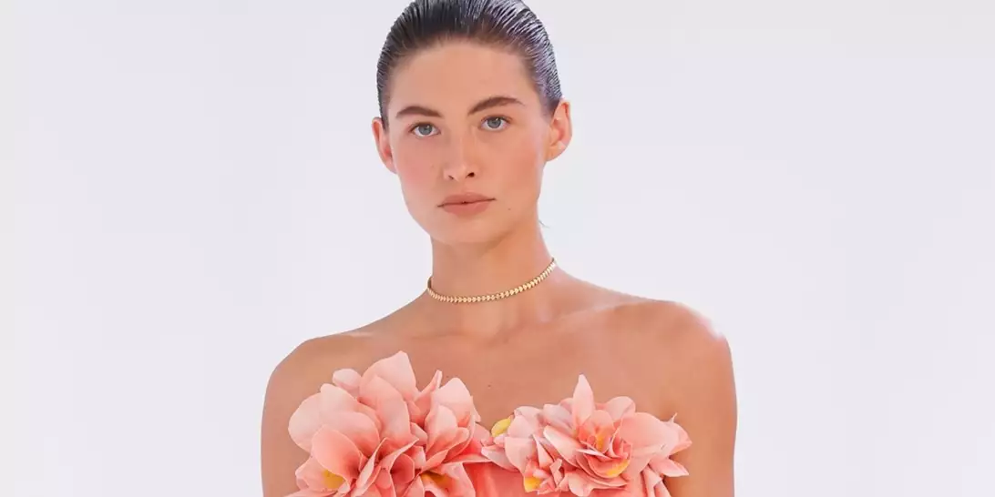 Happy Vibes | Το κολακευτικό χρώμα που κυριαρχεί στο μακιγιάζ της χρονιάς