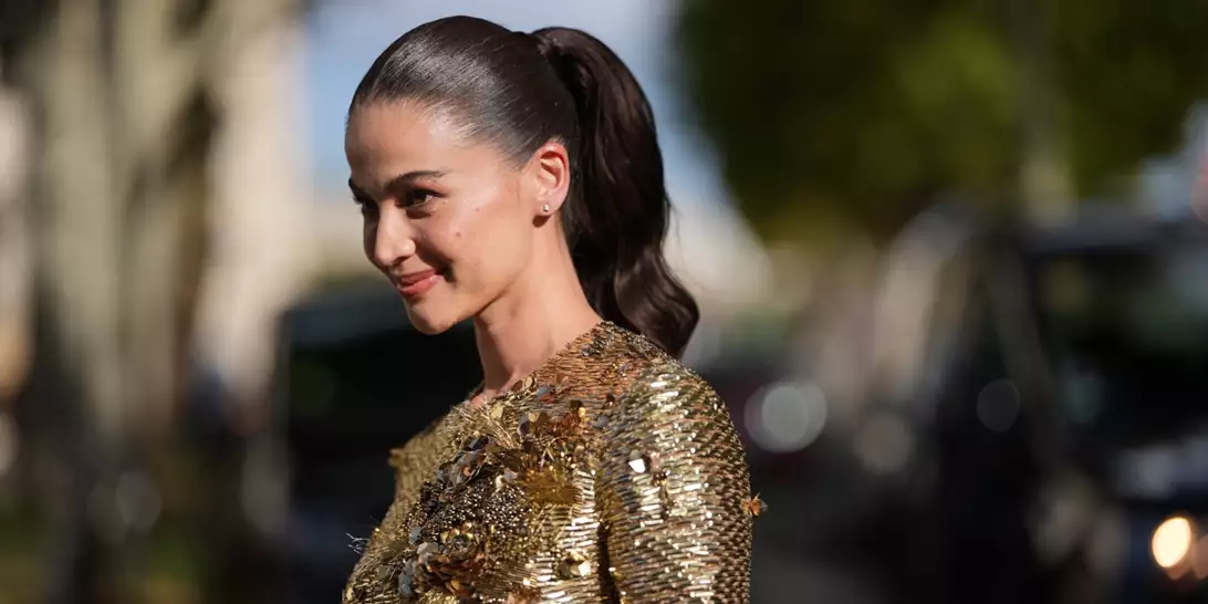 Πώς να κάνετε τη μύτη σας να δείχνει μικρότερη με τη βοήθεια του μακιγιάζ