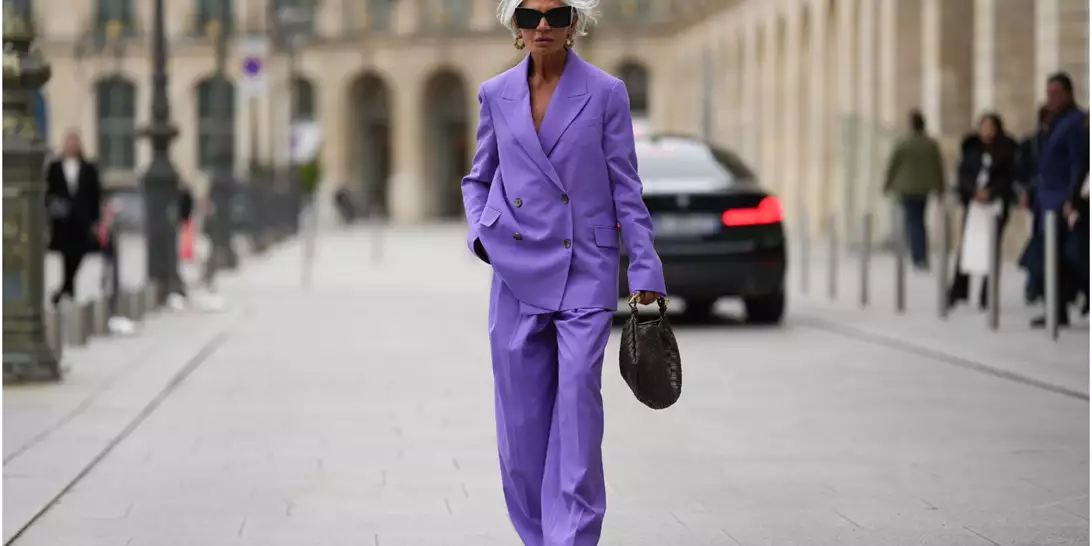 Πώς φορούν τις ψηλοτάκουνες γόβες οι γυναίκες άνω των 50