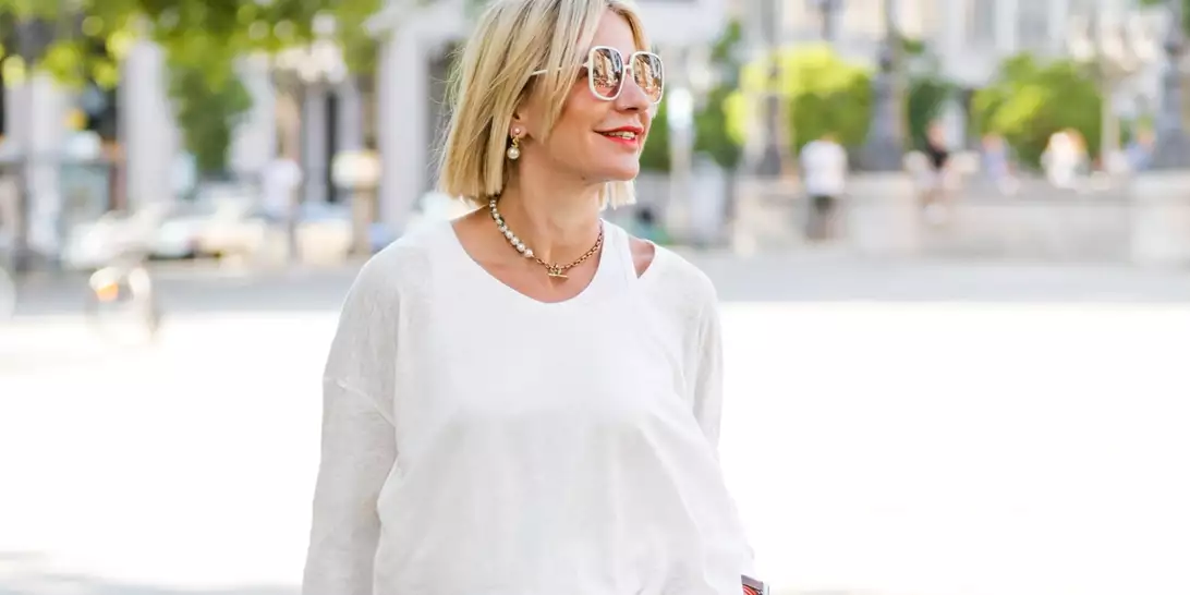 Κομψή τον Αύγουστο | Τα καλύτερα looks με παντελόνι για γυναίκες άνω των 50