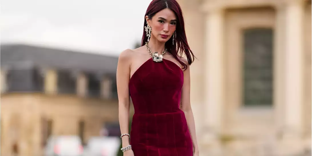 Τα βελούδινα φορέματα που θα αναβαθμίσουν το γιορτινό σας ντύσιμο