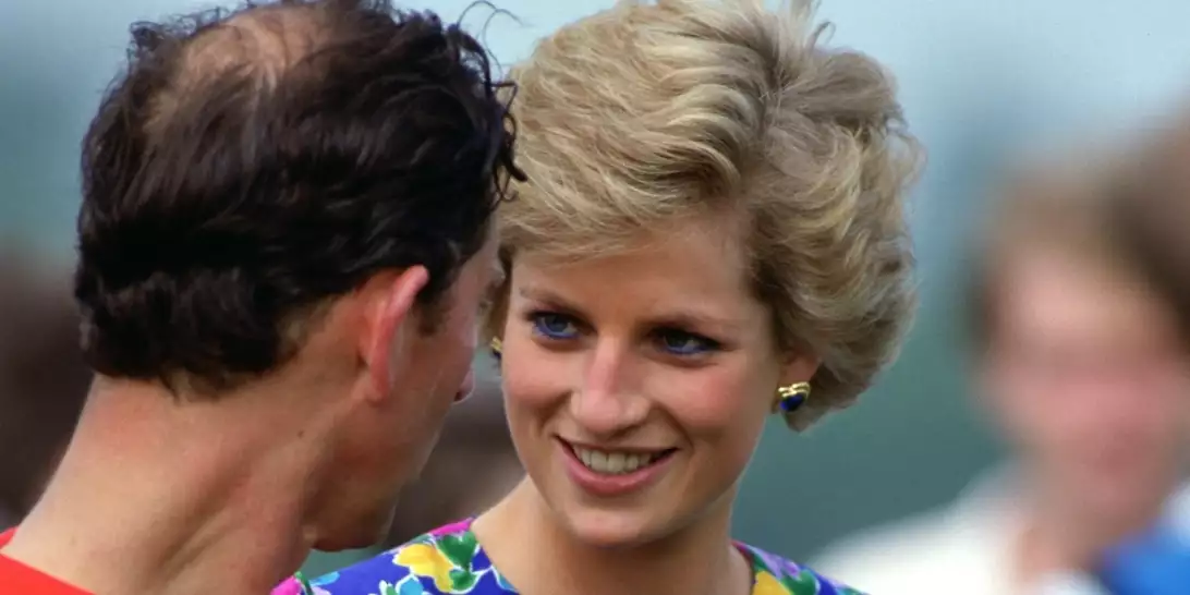 Πριγκίπισσα Diana | To φόρεμα που εντυπωσιάζει στη μεγαλύτερη δημοπρασία που έγινε ποτέ για την γκαρνταρόμπα της