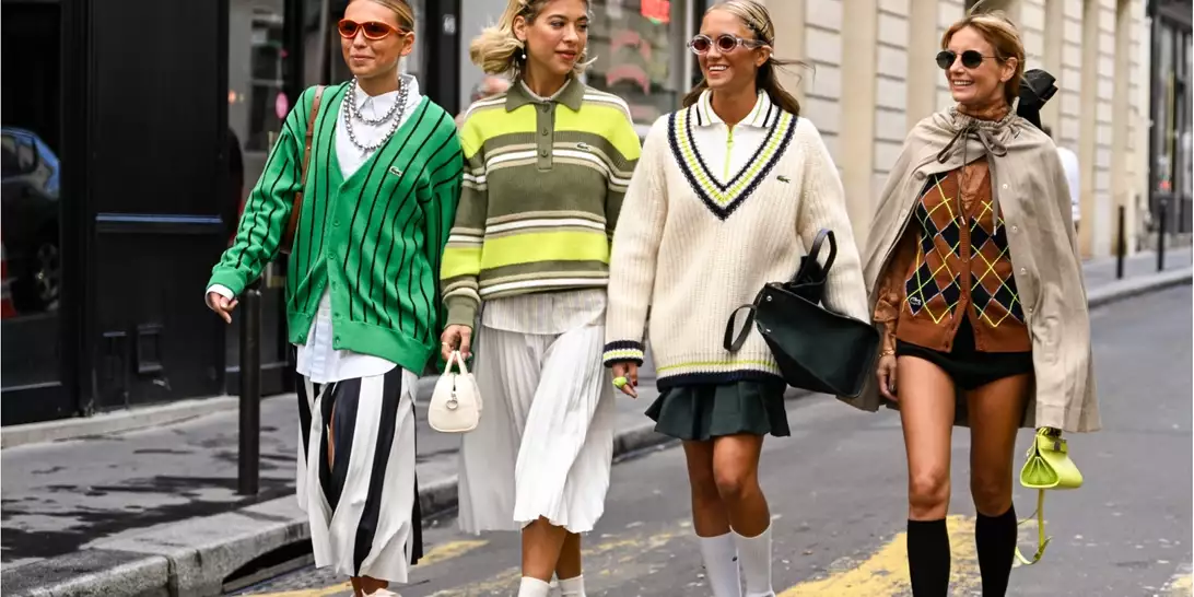 Τα suede sneakers που θα κάνουν επίκαιρο το ανοιξιάτικο στιλ σας