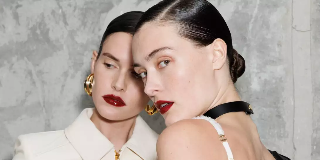 Τα καλύτερα κραγιόν με glitter για τα Χριστούγεννα του 2025