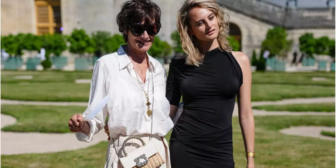 Μπήκε ο Ιούλιος | Τα καλύτερα looks για γυναίκες άνω των 50