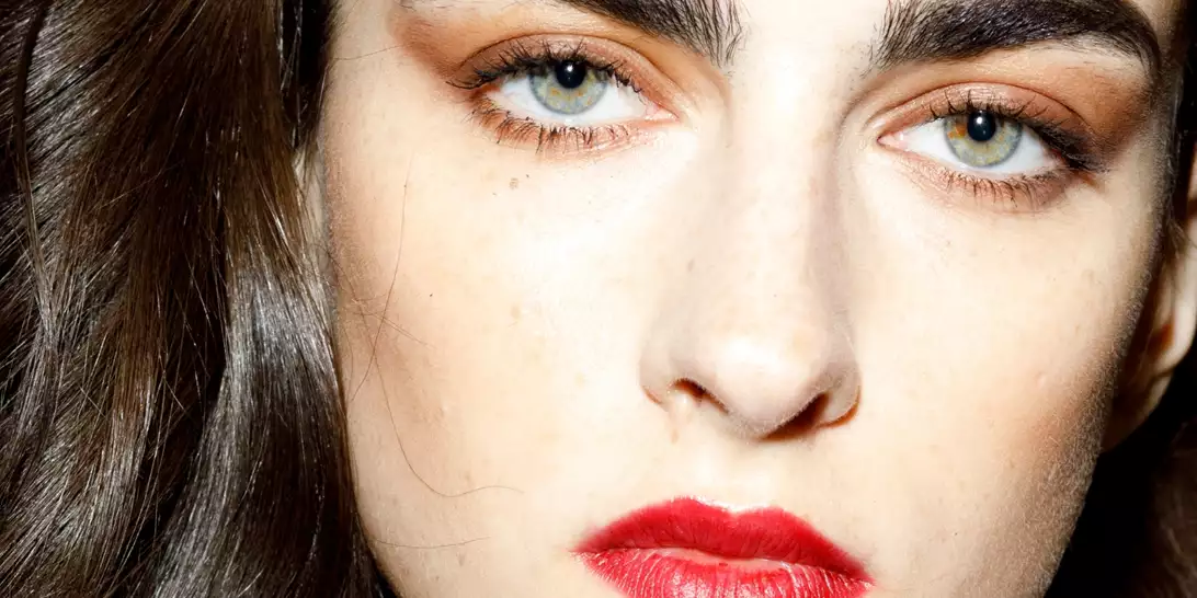 5 αλάνθαστες συμβουλές για να δημιουργήσετε ένα sexy βραδινό μακιγιάζ