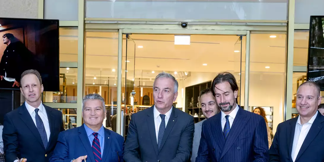 Νέα καταστήματα BROOKS BROTHERS και REPLAY στη Θεσσαλονίκη