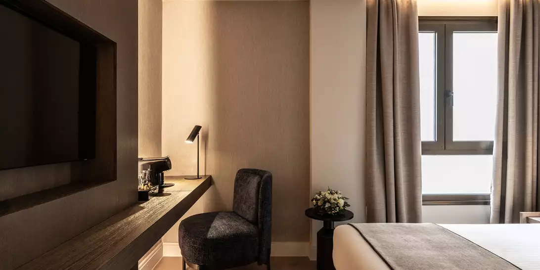 Το NJV Athens Plaza ολοκλήρωσε την ανακαίνισή του σε 33 Classic Business Rooms