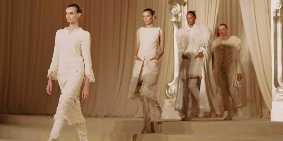 Η ζωή στην ύπαιθρο και η ελευθερία που προσφέρει εμπνέουν τη νέα Haute Couture συλλογή της Chanel