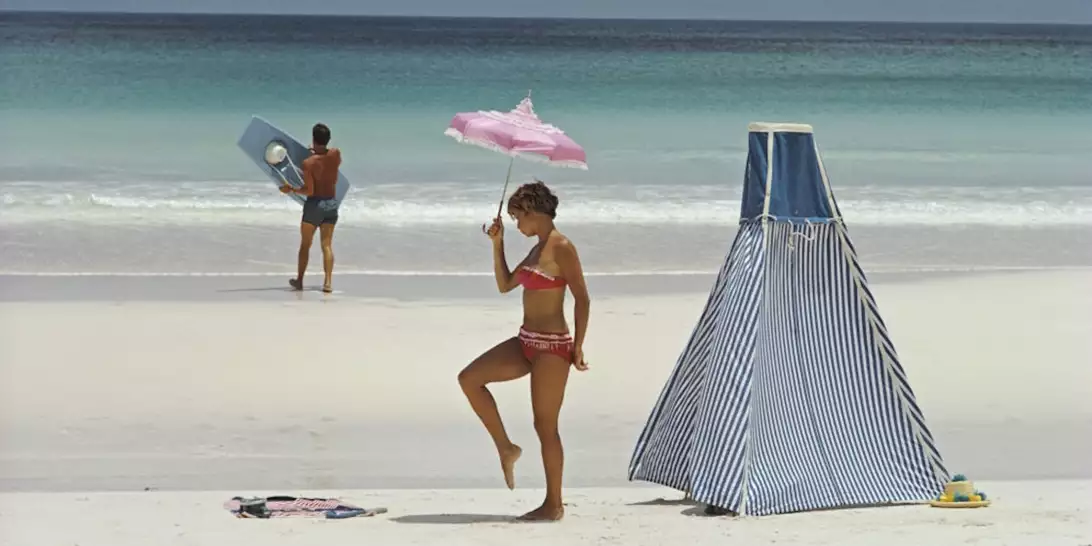 "Αυτή είναι η χρονική περίοδος που απαγορεύεται να κολυμπάτε στην παραλία" λένε οι γιατροί