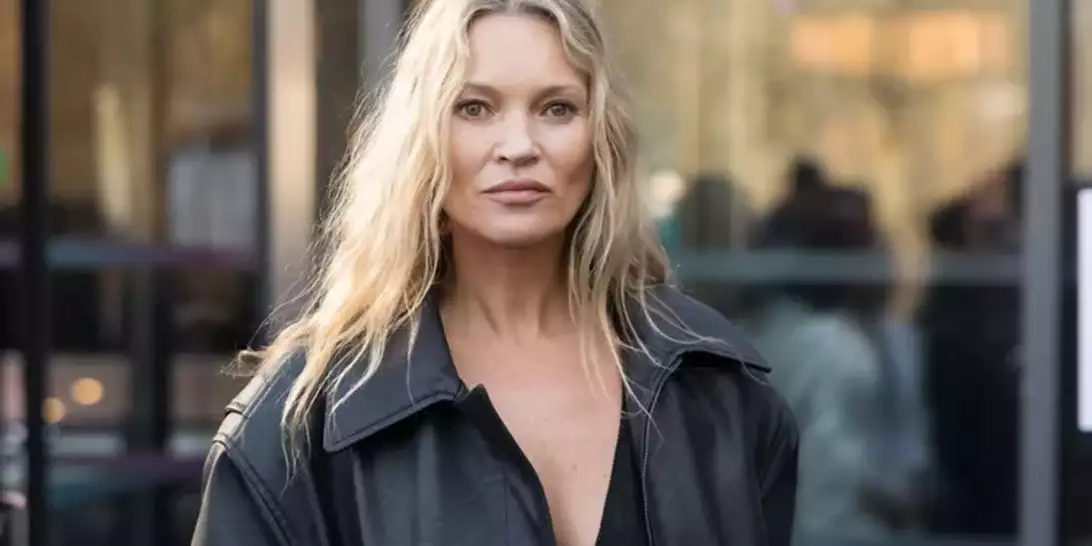 '90s revival | Η λεπτομέρεια από τα μαλλιά των supermodels που θα χαρίσει sexiness στην εμφάνισή σας