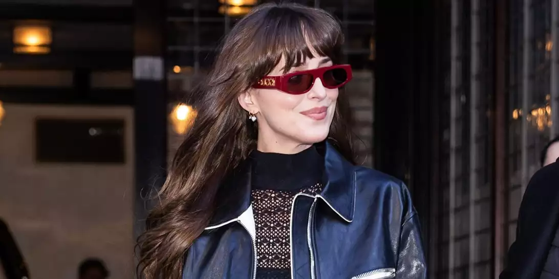 Το "πολυτελές" καστανό χρώμα μαλλιών που θα βλέπετε παντού την άνοιξη