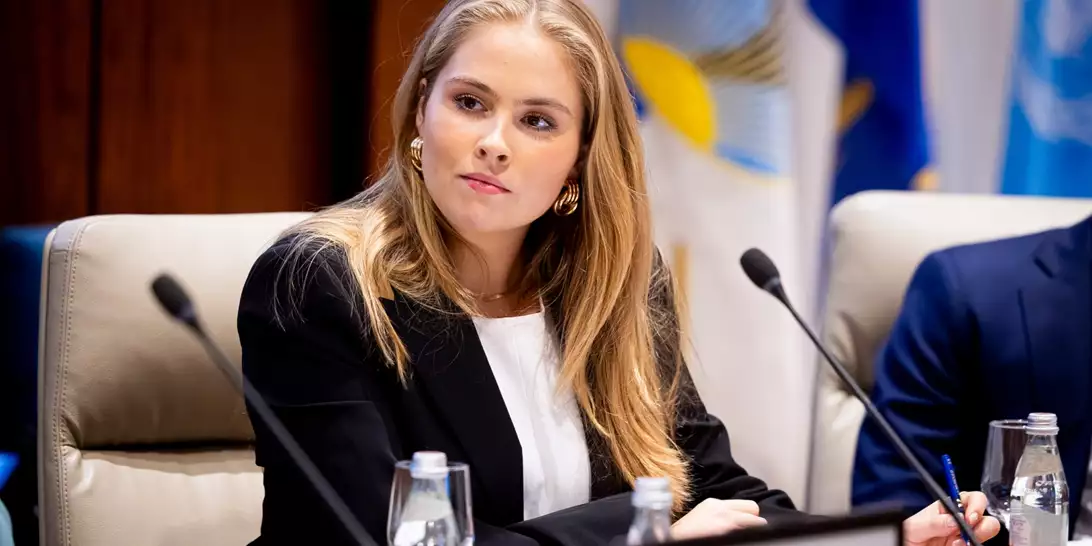 Πριγκίπισσα Catharina-Amalia | Φόρεσε το Max Mara παλτό της μητέρας της που αναβαθμίζει κάθε outfit