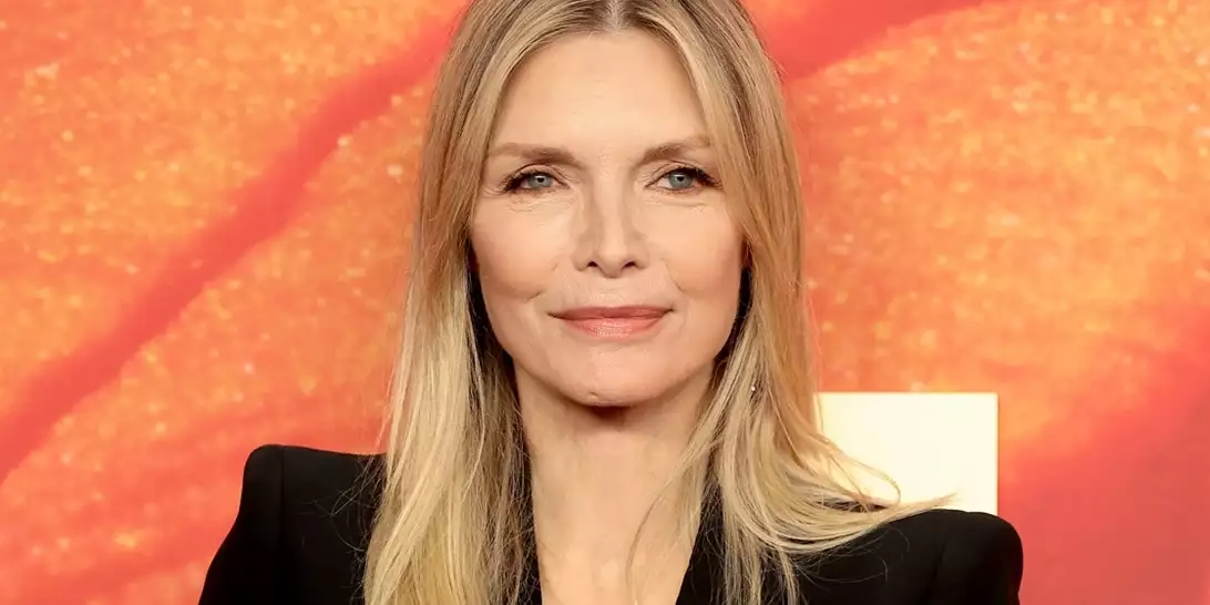 Η Michelle Pfeiffer βρήκε το καλύτερο foundation για γυναίκες άνω των 60