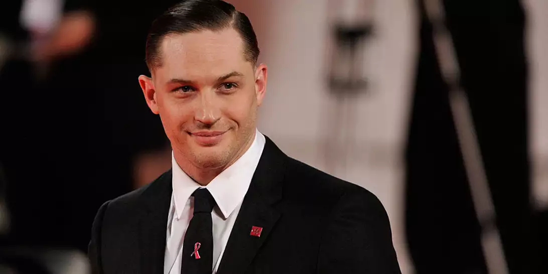 Γιατί κανείς δεν μοιάζει περισσότερο με James Bond από τον Tom Hardy