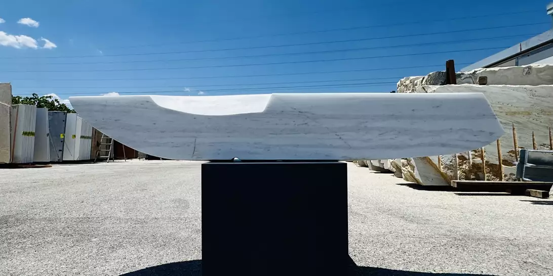 Art Club | Η νέα έκθεση της γλύπτριας Βένιας Δημητρακοπούλου στην Πάρο