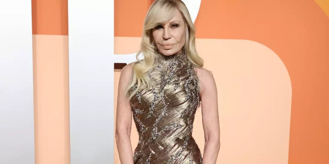 Η Donatella Versace αποχωρεί από τον οίκο Versace | Ποιος είναι ο νέος creative director