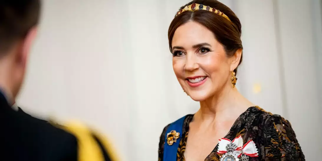 Οι 4 πιο εντυπωσιακές τιάρες του 2025: Aπό την Cartier της Letizia μέχρι την αρχαία της Μary της Δανίας