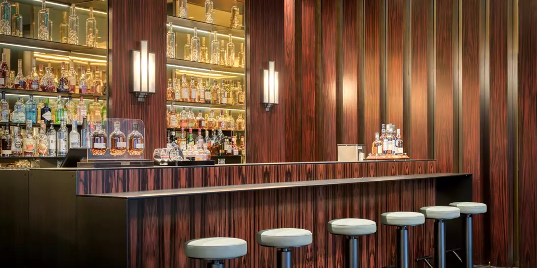 Η διαχρονική Art Deco υπογραφή του JuJu Bar & Restaurant