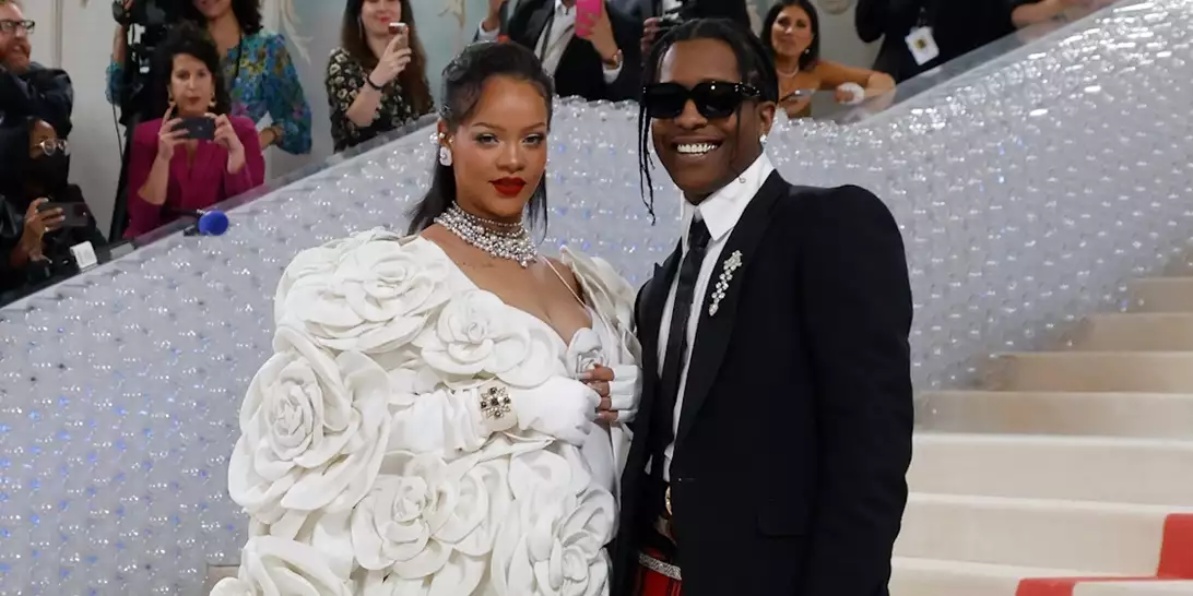 Rihanna | Γέννησε φορώντας ένα ρολόι αξίας 100.000 δολαρίων