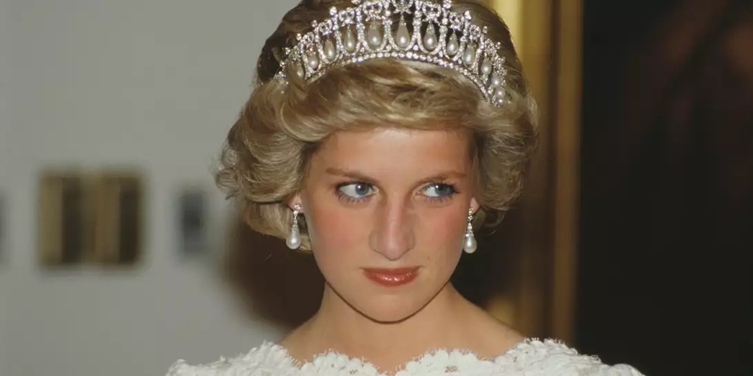 Το αγαπημένο άρωμα της πριγκίπισσας Diana είναι η απόλυτη floral πρόταση για κάθε elegant γυναίκα