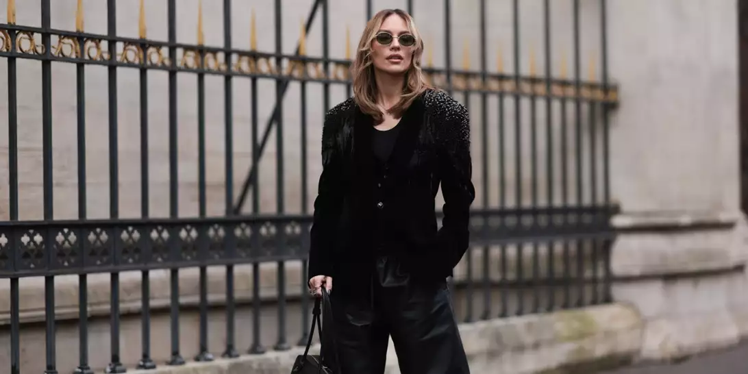 Τέσσερα elegant χτενίσματα για τις γιορτές που επιλέγουν ξανά και ξανά οι Γαλλίδες fashionistas