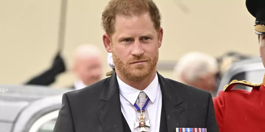 Ο πρίγκιπας Harry "παραβίασε τον βασικό κανόνα της βασιλικής οικογένειας"