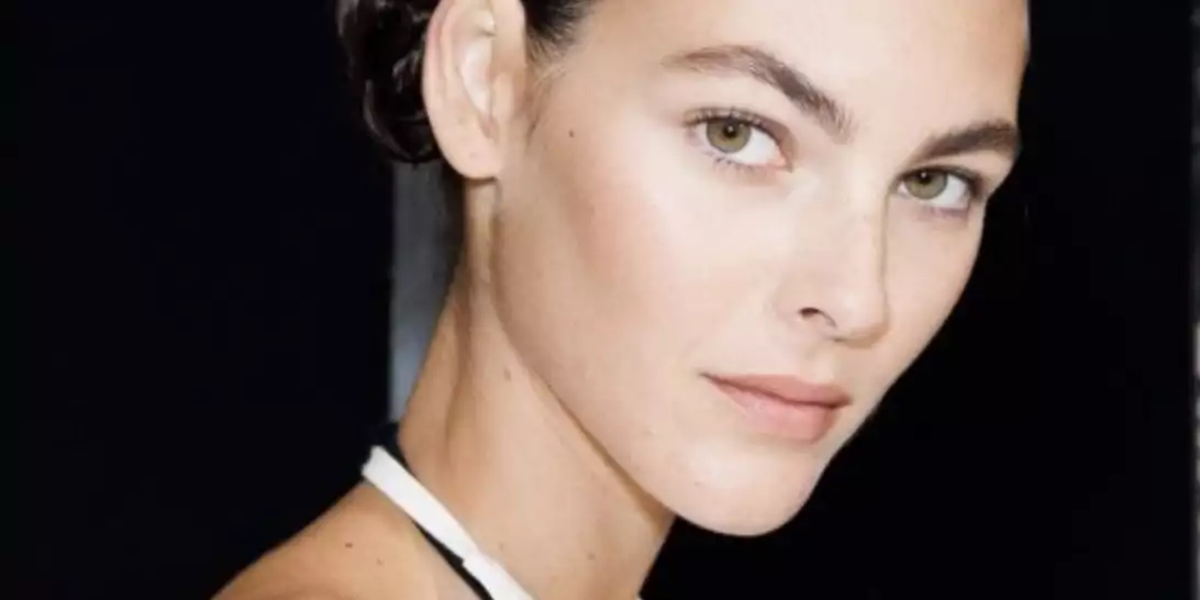 Ωραία Κοιμωμένη | Τι δουλεύει πραγματικά –και τι όχι- από τα trends του 2025 για το beauty sleep