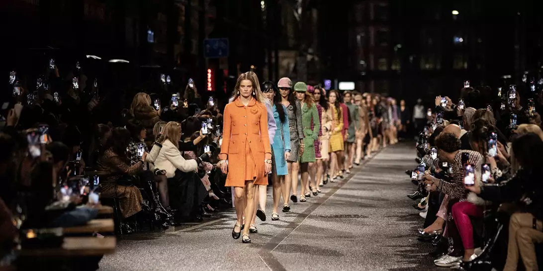 Η Chanel θα παρουσιάσει τη Métiers d'art 2025/26 στη Νέα Υόρκη