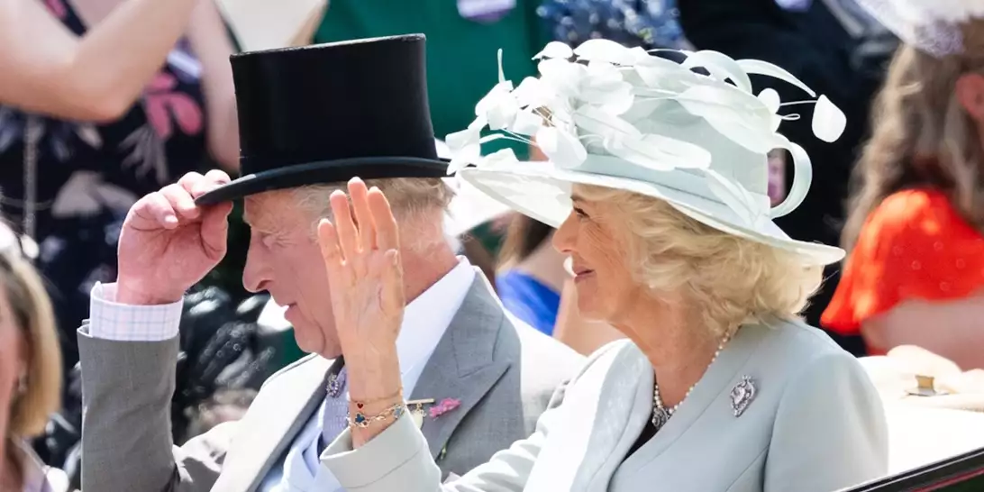 Τι θα συμβεί στη βασίλισσα Καμίλα αν πεθάνει ο βασιλιάς Κάρολος; Αυτά είναι τα προνόμια που θα χάσει