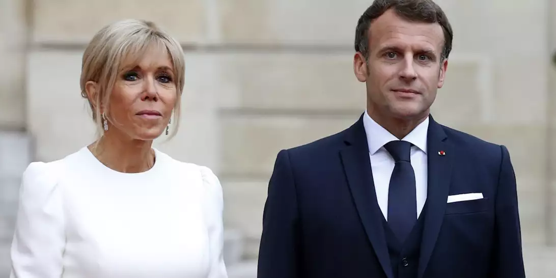 Emmanuel Macron | Με αυτόν τον τρόπο η Brigitte Macron τον έχει πάντα δίπλα της