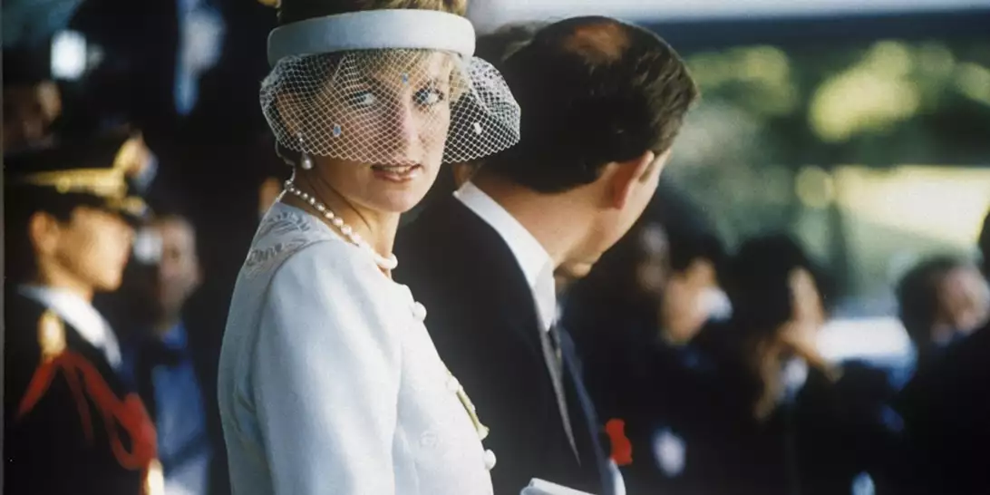 Η πρώην σύζυγος του Michael Douglas παντρεύτηκε τον ετεροθαλή αδελφό της πριγκίπισσας Diana