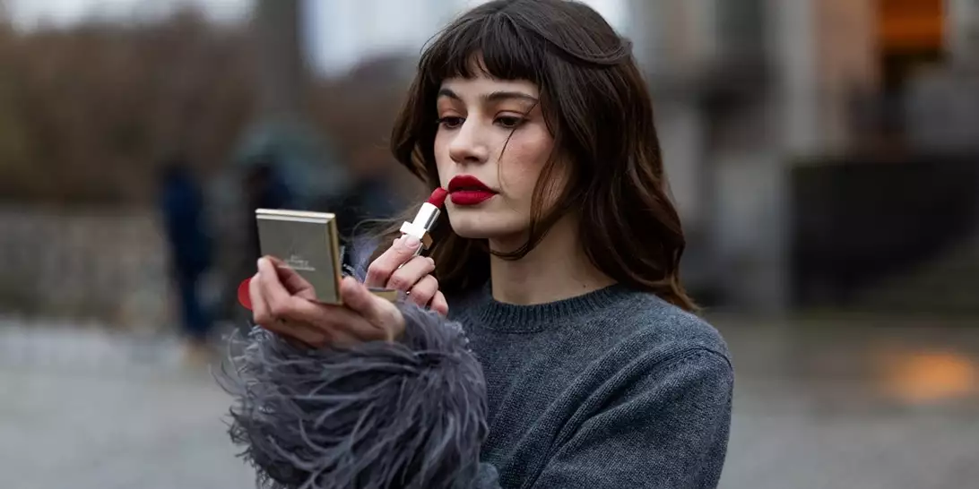 Τα κραγιόν που πρέπει οπωσδήποτε να βάλετε στο νεσεσέρ σας φέτος