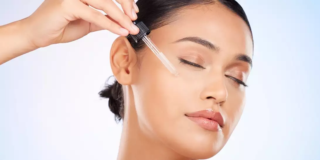 Goodbye Wrinkles | Οι καλύτεροι οροί προσώπου με ρετινόλη και υαλουρονικό οξύ