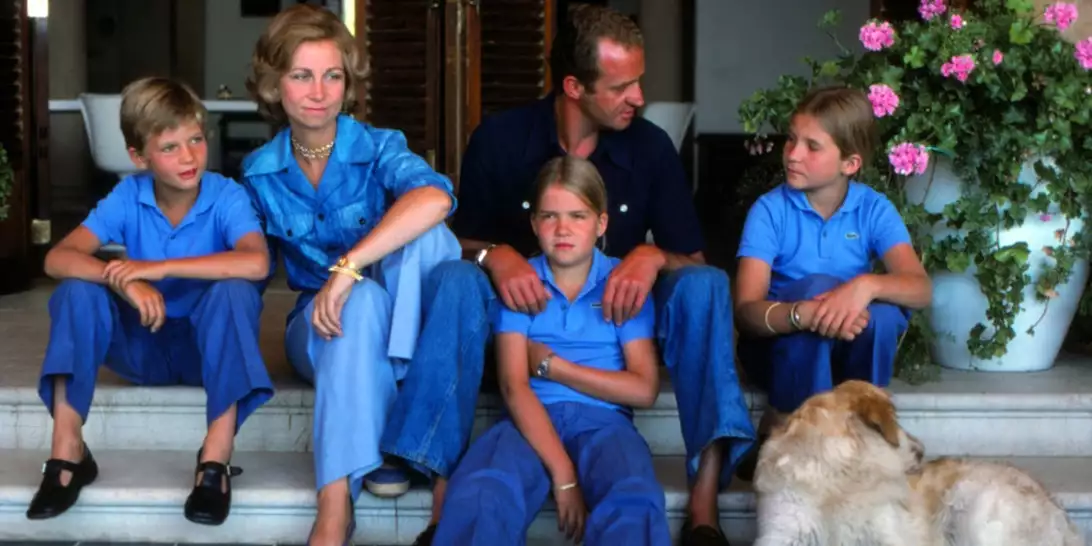 "Είναι η μητέρα των παιδιών μου, αναντικατάστατη": Ο Χουάν Κάρλος αποθεώνει τη βασίλισσα Σοφία στην αυτοβιογραφία του