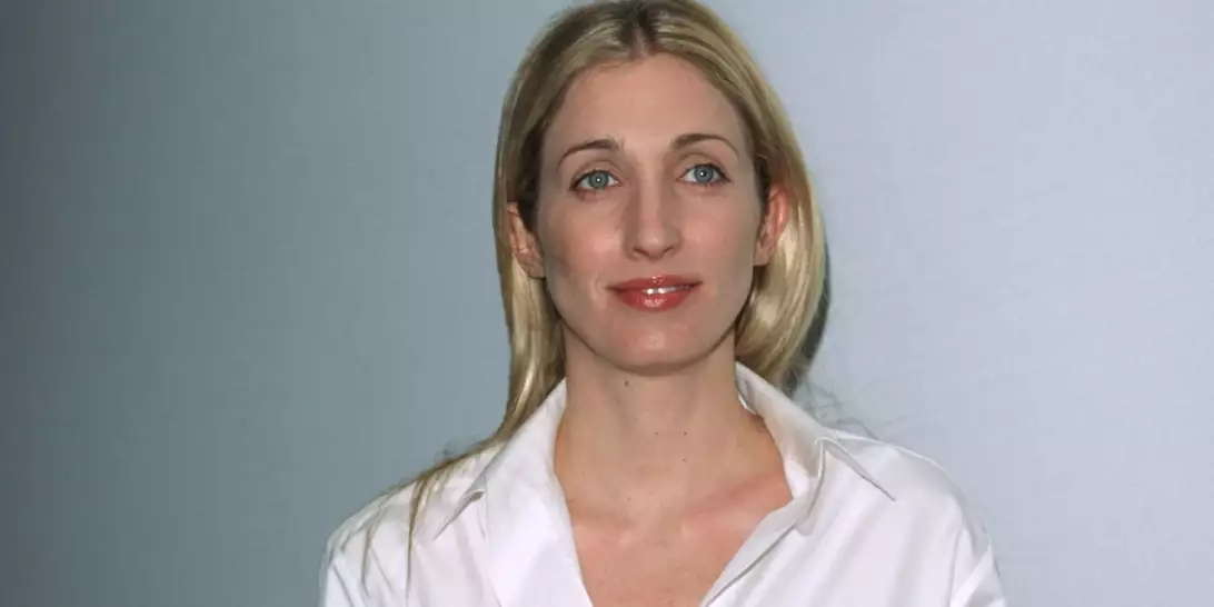 Carolyn Bessette Kennedy | Το δυσεύρετο άρωμα στο οποίο ορκιζόταν το αδικοχαμένο fashion icon
