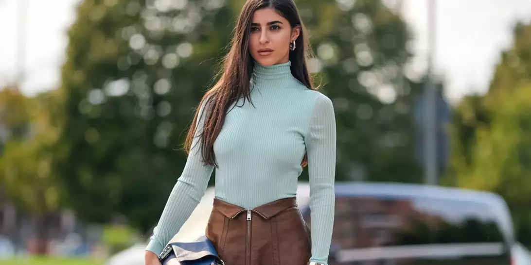 Αυτός είναι ο τρόπος για να φορέσετε μία δερμάτινη φούστα φέτος το φθινόπωρο