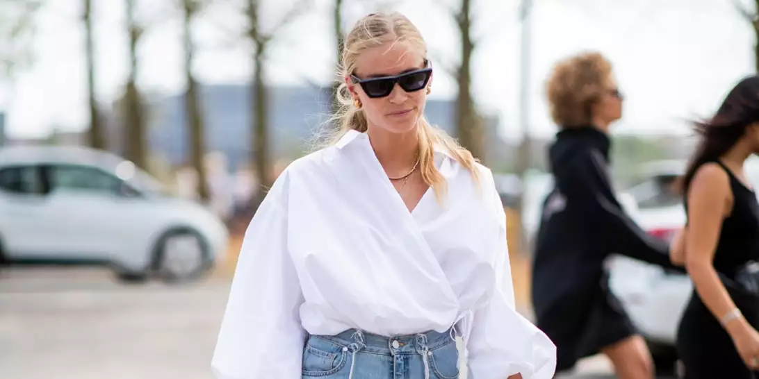 5 συμβουλές για να ντυθείτε με στιλ στο γραφείο όταν έχει ζέστη