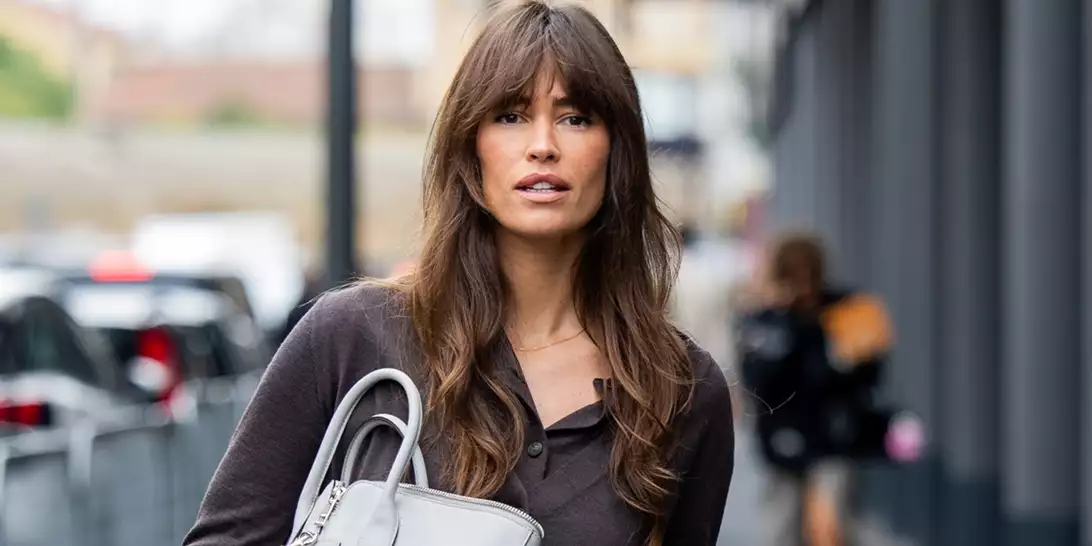 Αντί για curtain bangs | Το κούρεμα που επιλέγουν φέτος οι πιο chic γυναίκες