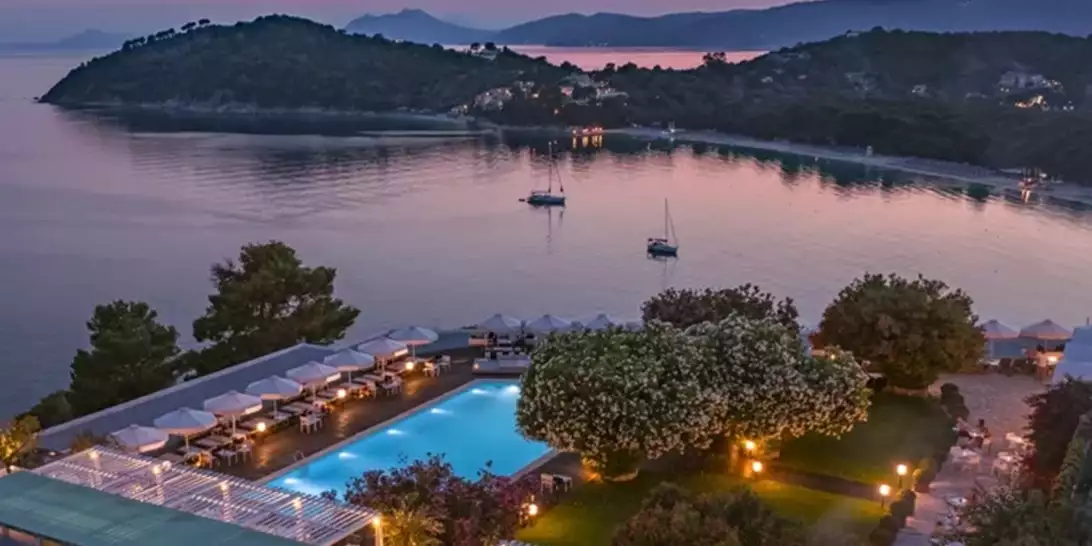 Πώς θα ζήσετε τις πιο όμορφες διακοπές σας στη Σκιάθο