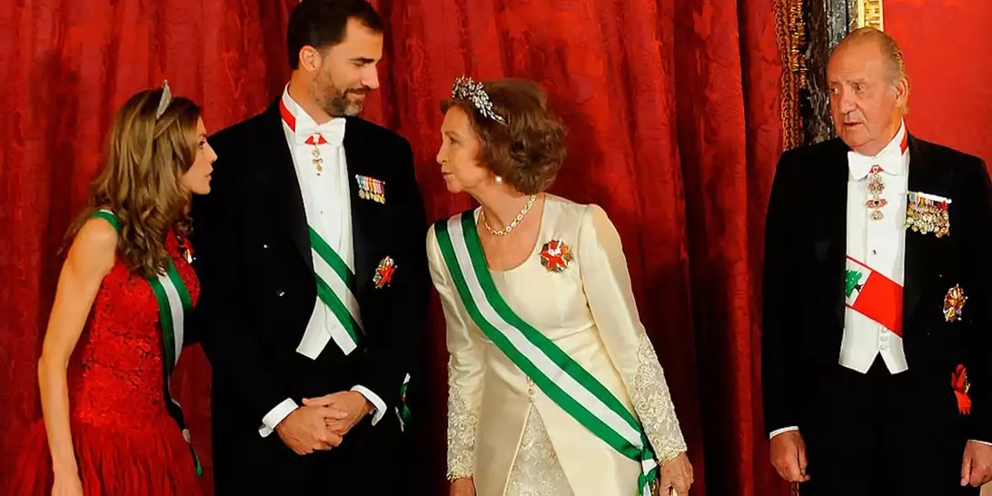 Όταν η Letizia φόρεσε την εμπνευσμένη από τους κίονες του Παρθενώνα τιάρα της βασίλισσας Σοφίας