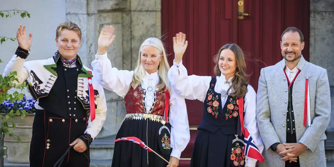 Mette Marit | H ντροπιαστική φωτογραφία με την κόρη της, πριγκίπισσα Ingrid Alexandra που θα μπορούσε να της κοστίσει το στέμμα