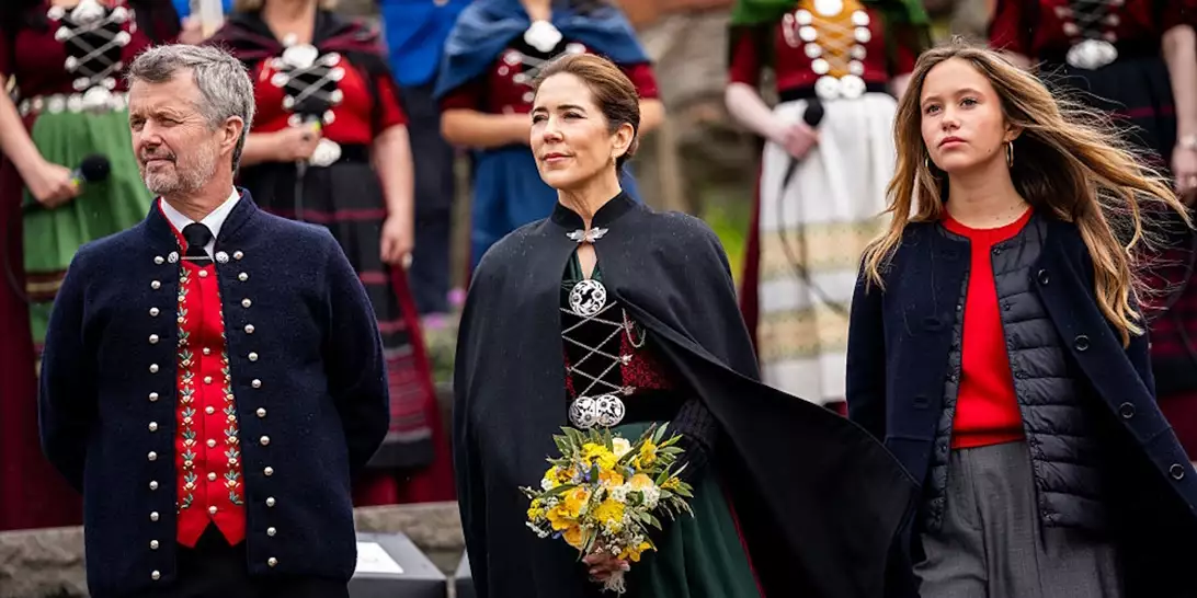 Η βασίλισσα Mary γιορτάζει τονν έρωτά της για τον Frederik με μια ρομαντική λεπτομέρεια στο έλατο