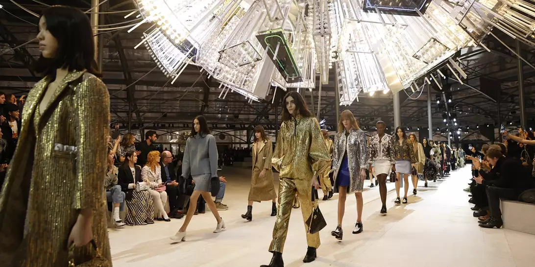 Louis Vuitton AW' 24 | Η Sci-Couture ρετροσπεκτίβα του Nicolas Ghesquière