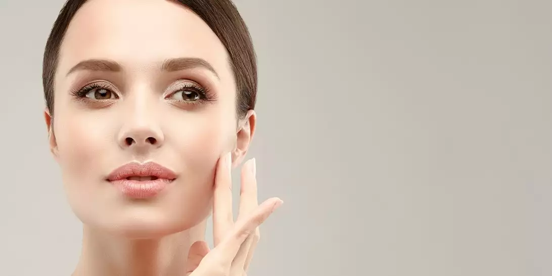 Ask the expert | Πώς να αποκτήσετε πιο νεανική επιδερμίδα πριν τις γιορτές