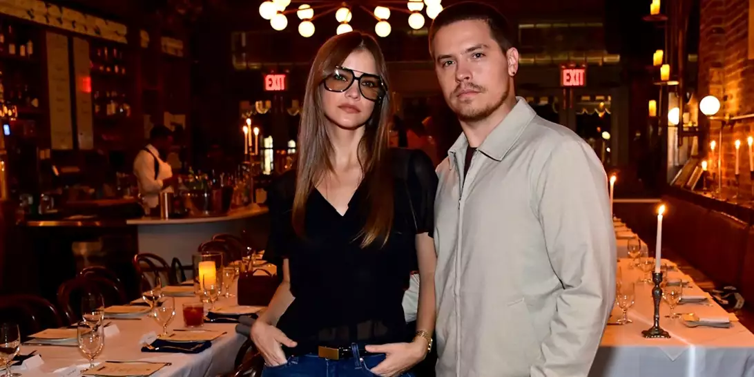 "Είναι λάθος": Τι απαγορεύεται να προσφέρετε σε δείπνο σύμφωνα με το savoir vivre