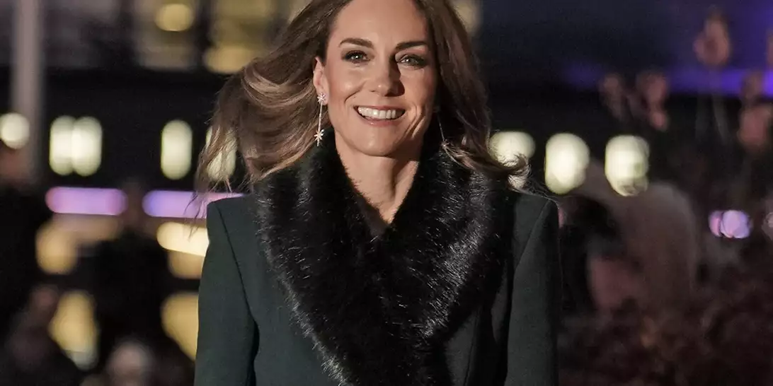 Kate Middleton | Με κοστούμι στη διαχρονική απόχρωση που λατρεύουν οι γυναίκες με έμφυτη κομψότητα