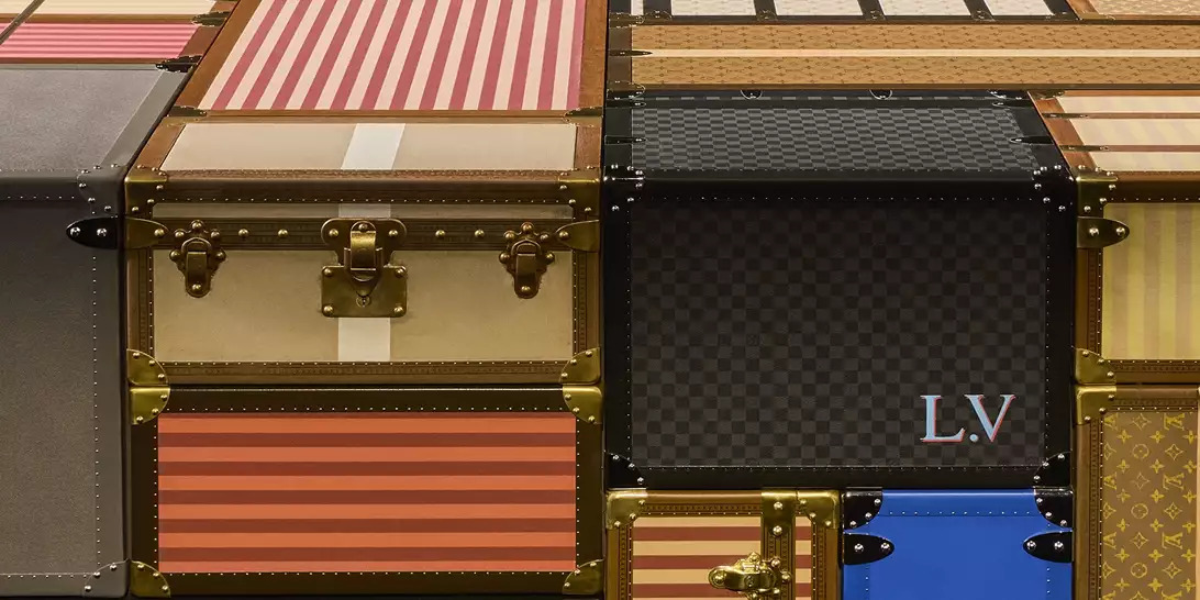 Louis Vuitton | Το εντυπωσιακό catwalk στην Paris Fashion Week φτιαγμένο από 1.000 βαλίτσες και κιβώτια μεταφοράς του οίκου